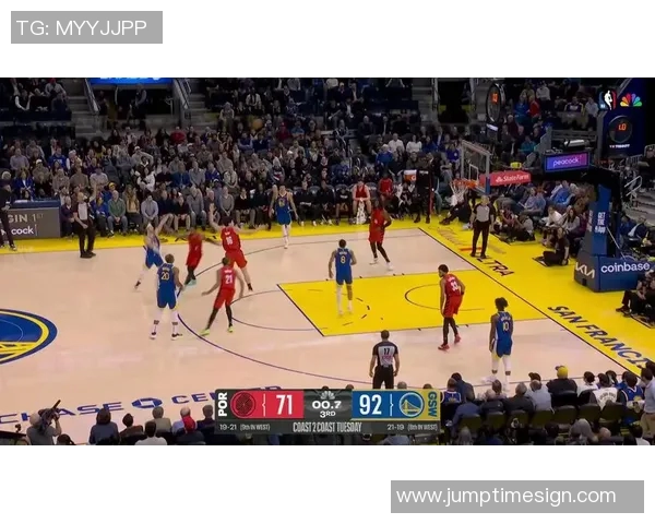 勇士与开拓者季前赛精彩对决展现新赛季球队实力与战术布局